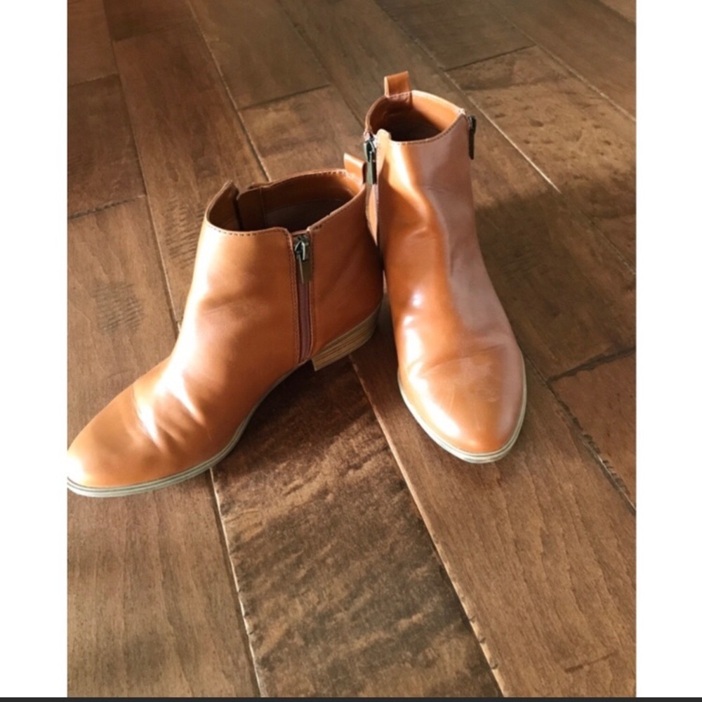 FOR SALE | Brown Pointed-Toe Booties